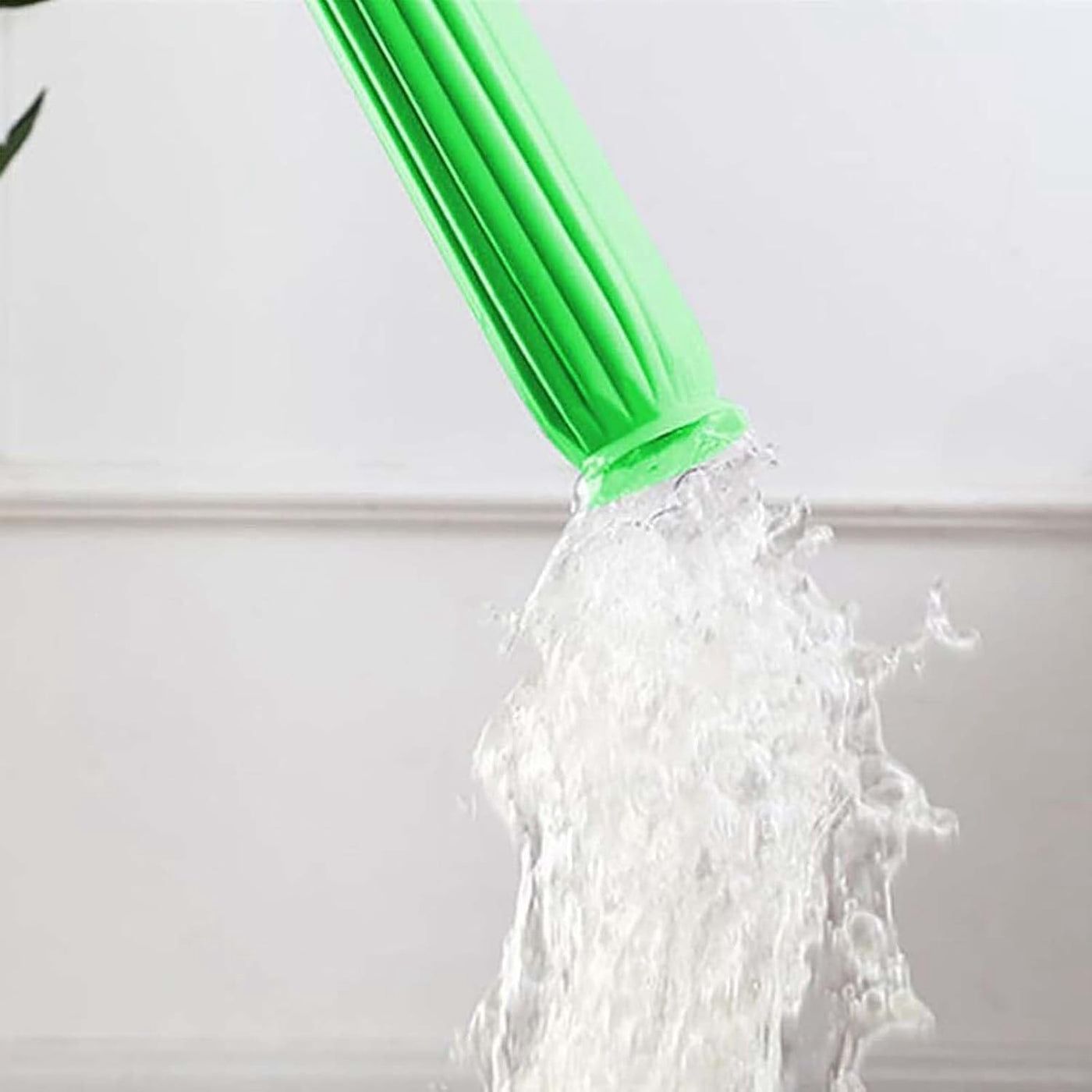 Self-twisting Water Rotating Mop
